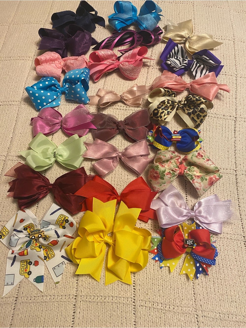 Assorted Girls' Hair Bows - Multicolor Set